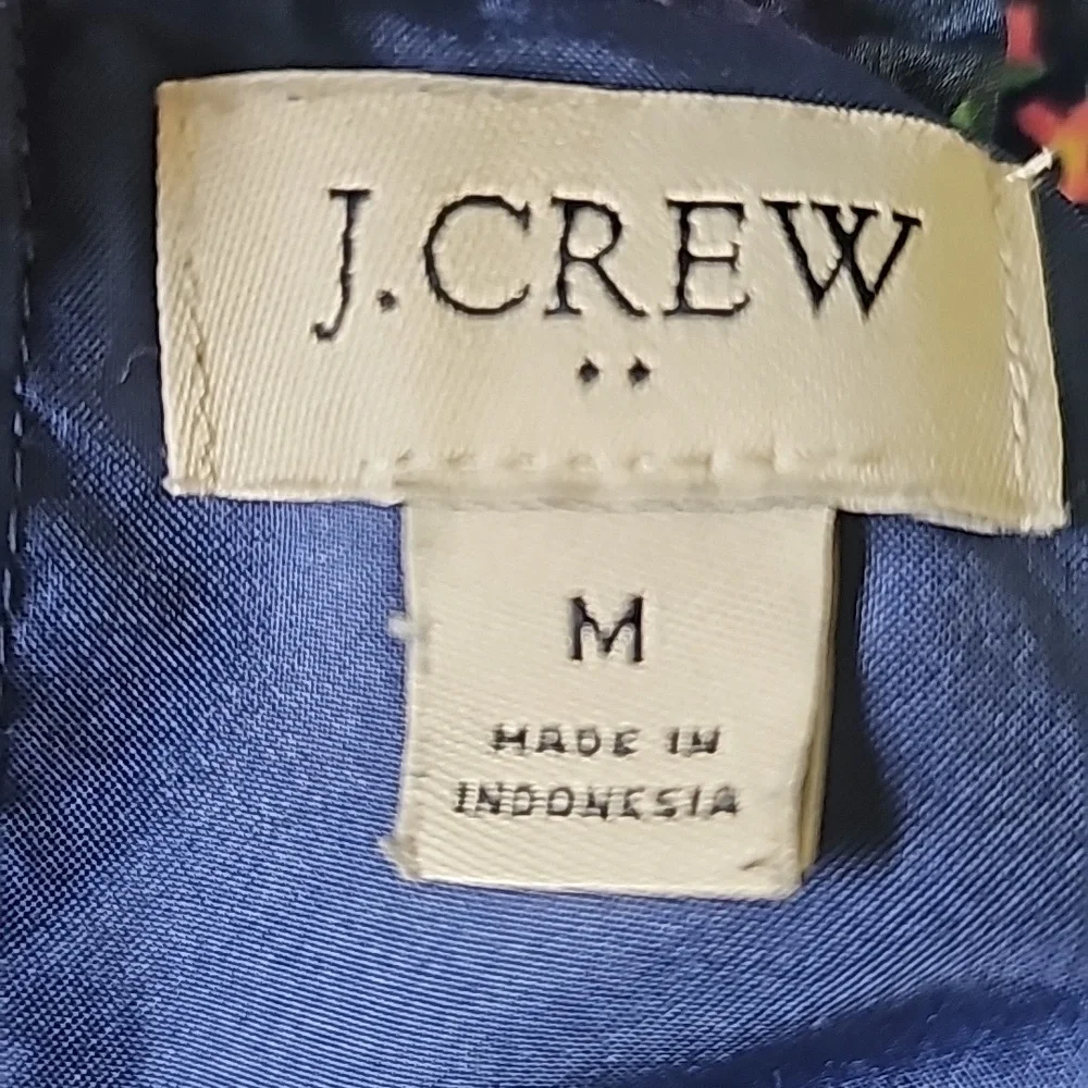 J.Crew women's sleevless top.‎ Beautiful colors completely lined. Size medium. - Picture 8 of 12